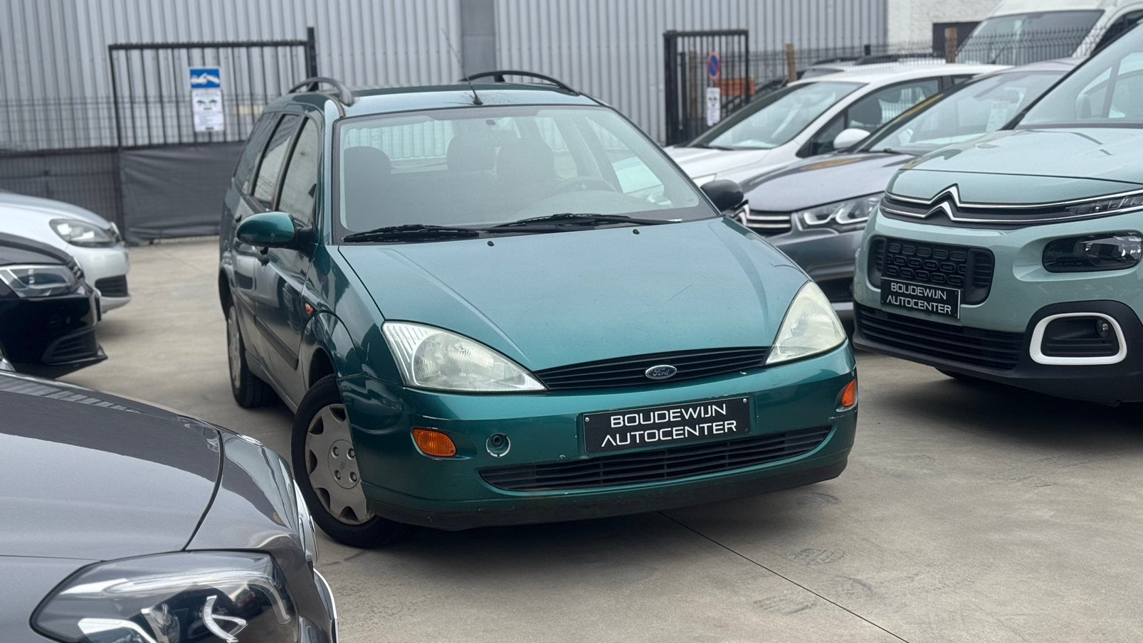 Ford Focus 1.2Benzine 2000 Beginnerswagen 154.xxxkm, Stof, Zwart, Overige kleuren, USB