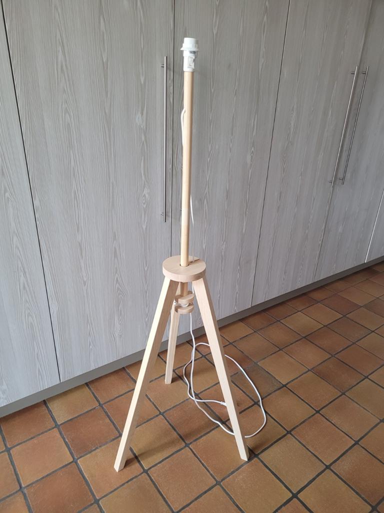 Pied de lampadaire ikea, Enlèvement