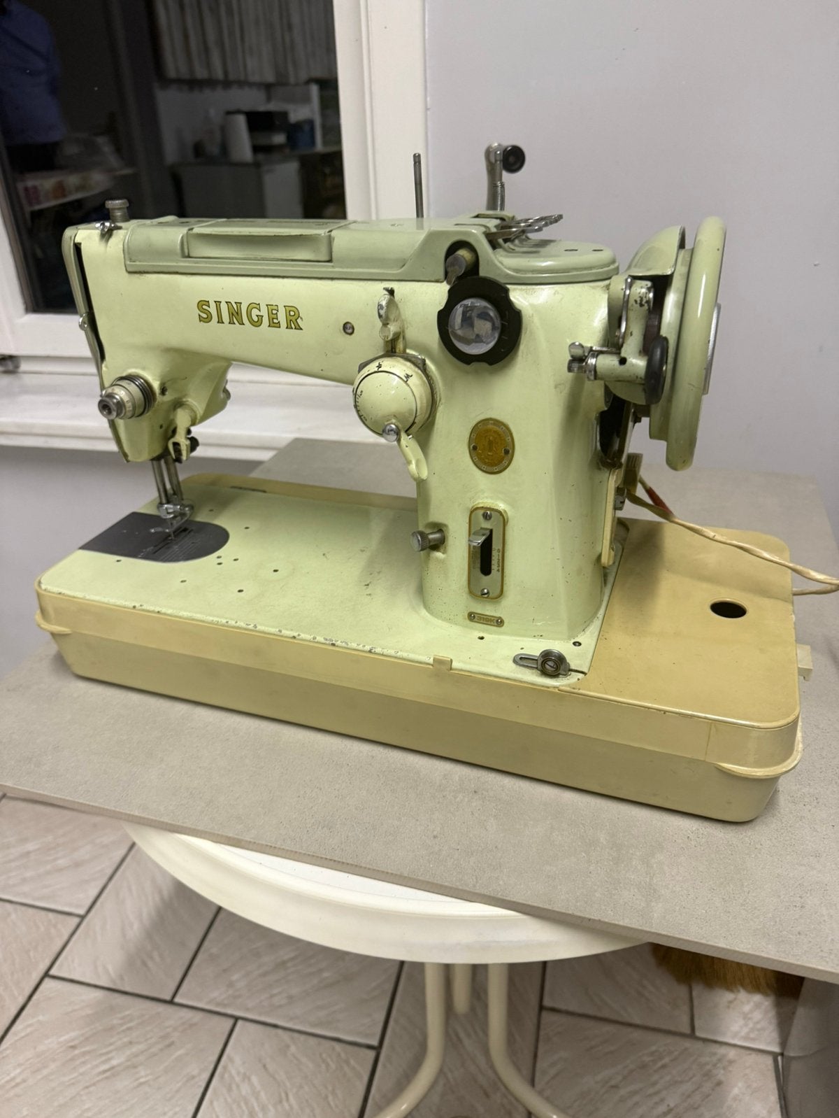 Machine à coudre vintage Singer 319K avec étui de rangement, Hobby & Loisirs créatifs, Enlèvement, Utilisé, Machine à coudre, Singer