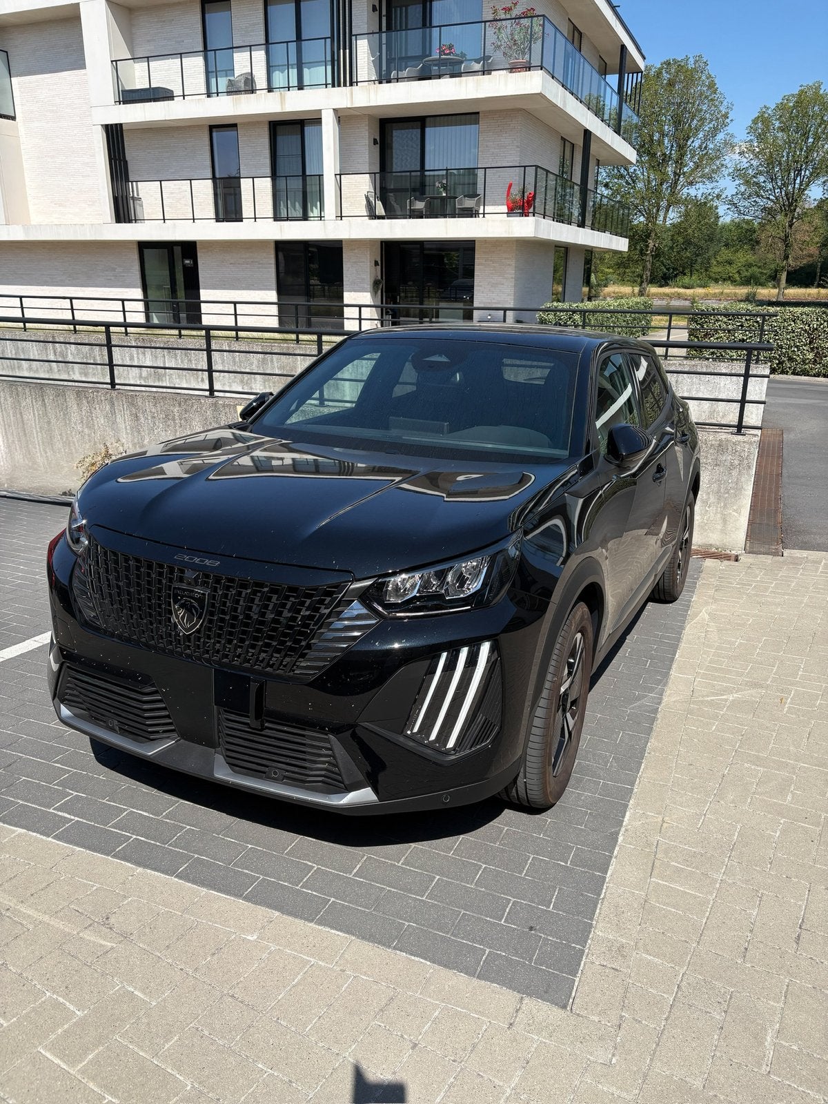Peugeot 2008 Allure, Hybride, automaat, Febr 2026, Autos, Cuir et Alcantara, Achat, Noir, 5 portes