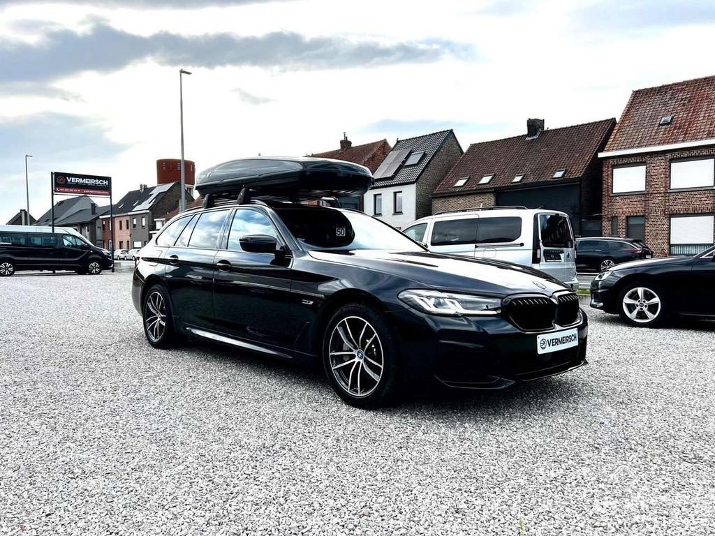 BMW 530 530e xDrive Touring Aut.*M-PACK*HEAD UP*TREKHAAK*, 0 kg, 216 kW, Noir, 5 portes