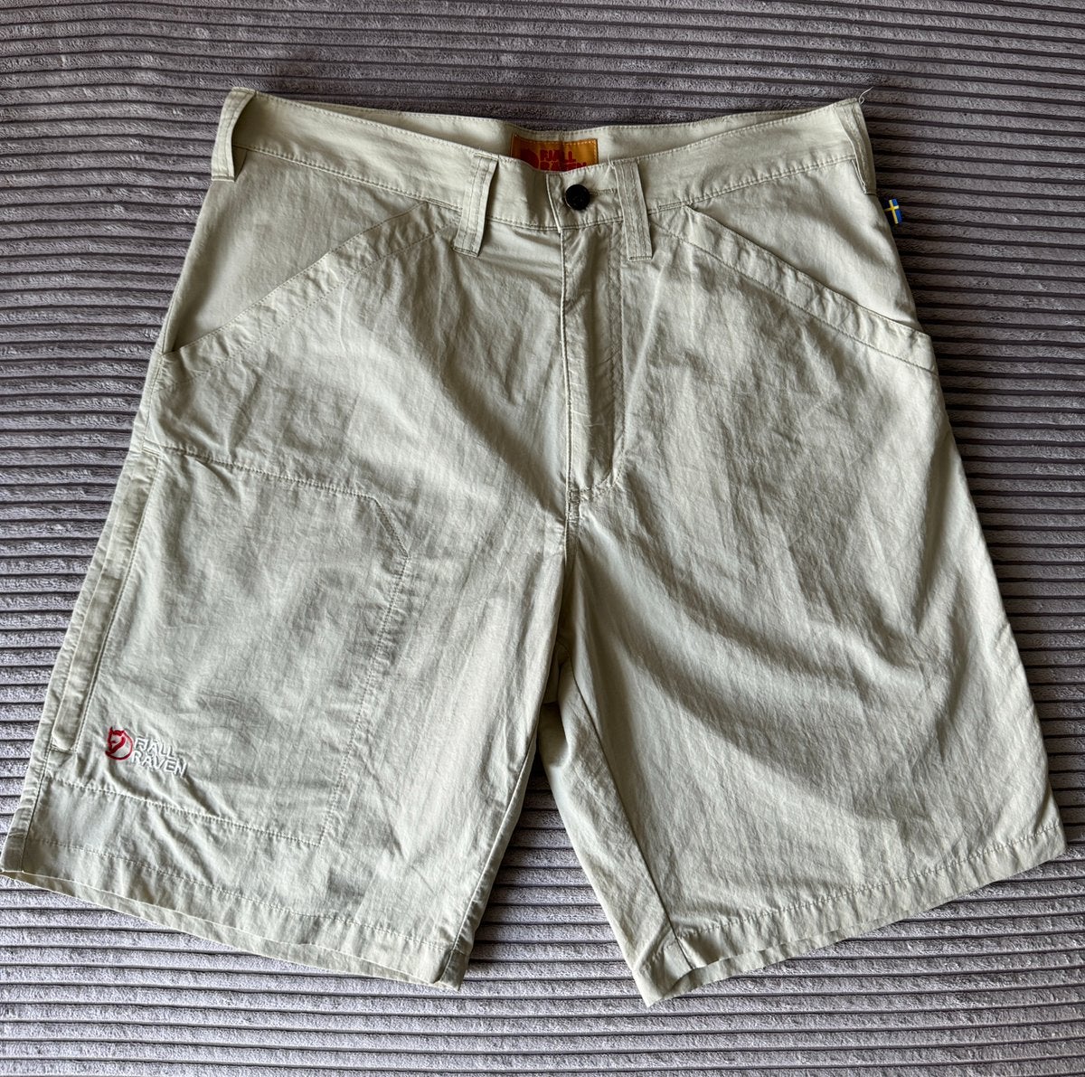 Short Fjällräven/ maat:46, Ophalen of Verzenden, Zo goed als nieuw, Maat 46 (S) of kleiner, Beige