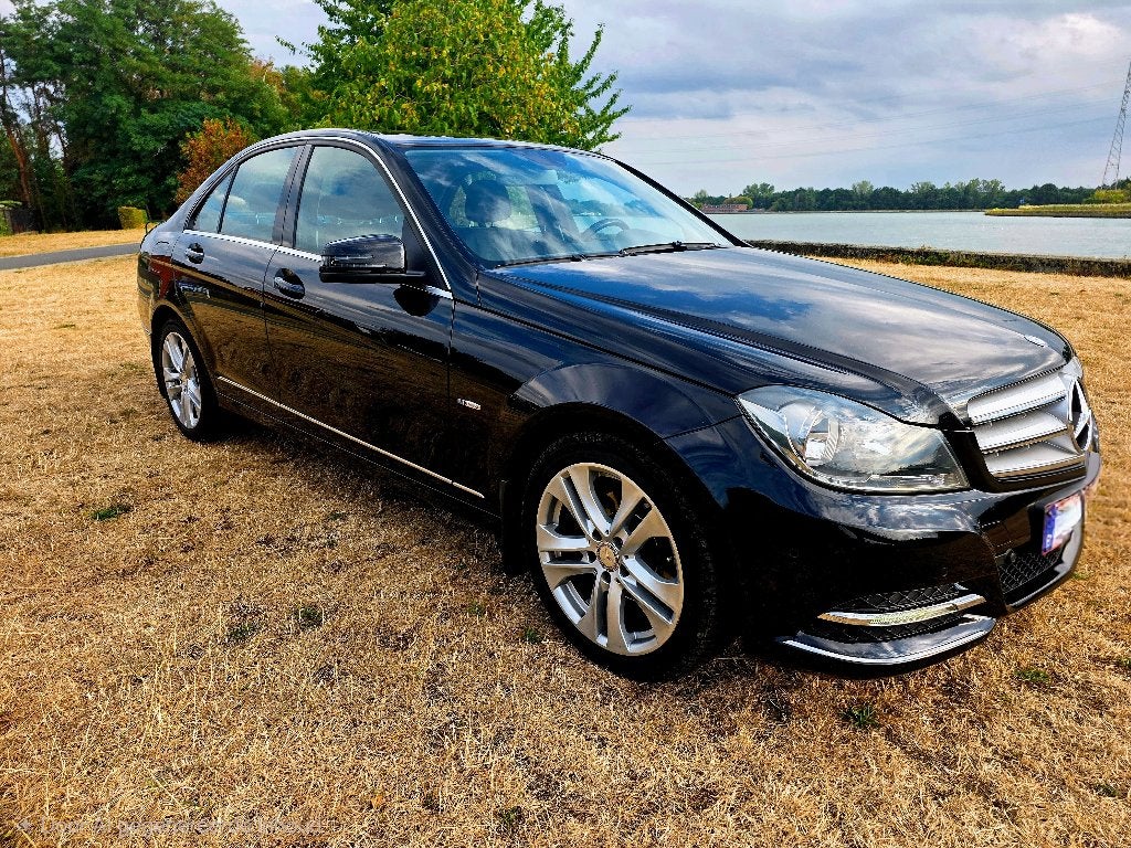 Mercedes-Benz C180 benzine automaat in topconditie !!, Auto's, Mercedes-Benz, Automaat, Zwart, 4 cilinders, Leder en Stof