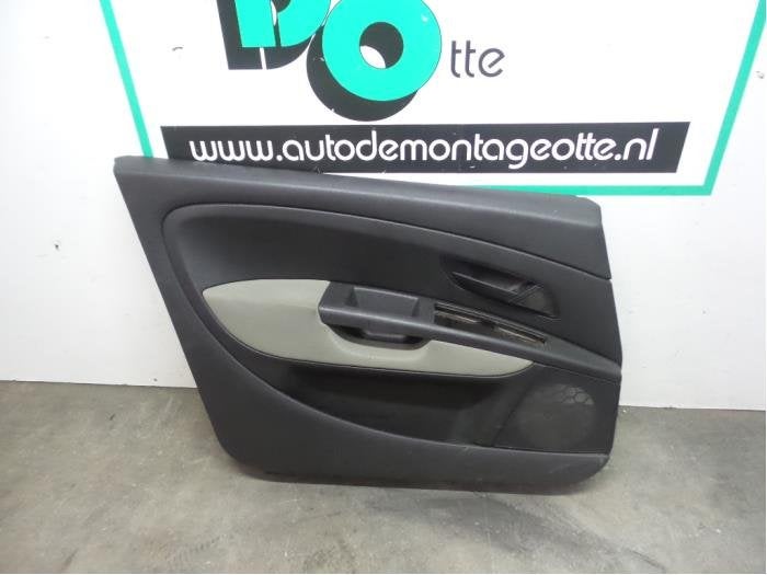 Revêtement portière 4portes avant gauche d'un Fiat Punto G, -, Utilisé, Fiat, -