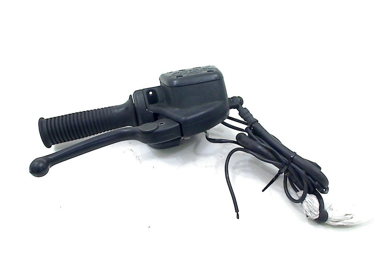 FREIN MAITRE CYLINDRE AVANT BMW R 1150 RT (R1150RT), Dhr. S. di Majo, Utilisé, Info@cama-motorparts.nl, P.J. Troelstraweg 8 8
3144 CX  MAASSLUIS, NL