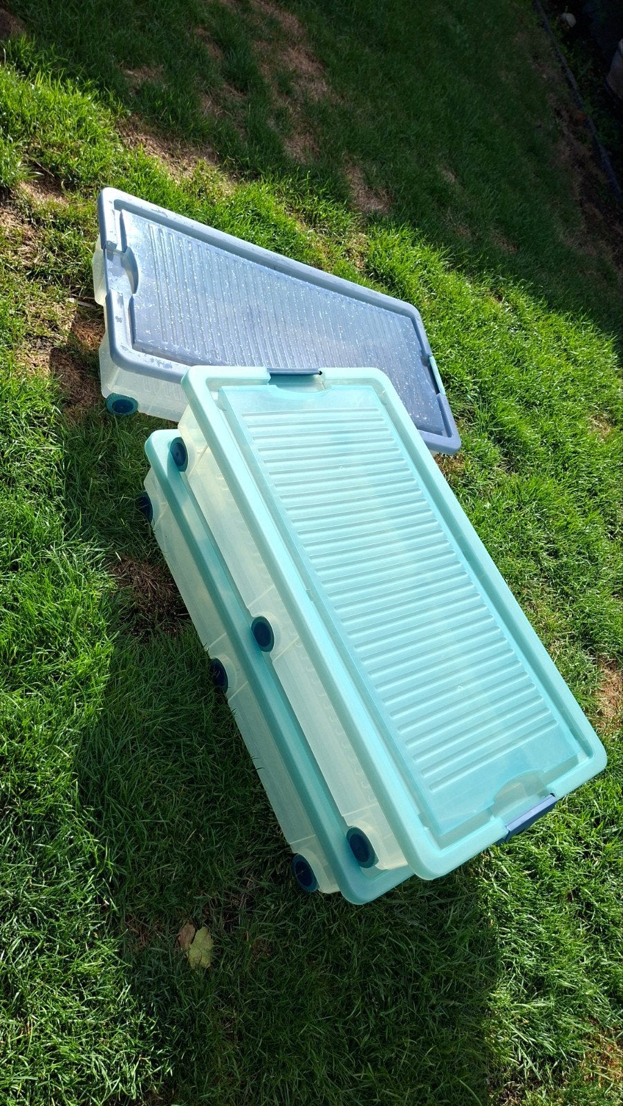 Ensemble de 3 bacs de rangement pratiques sur roulettes (ave, 50 à 100 cm, Synthétique, Enlèvement, Utilisé