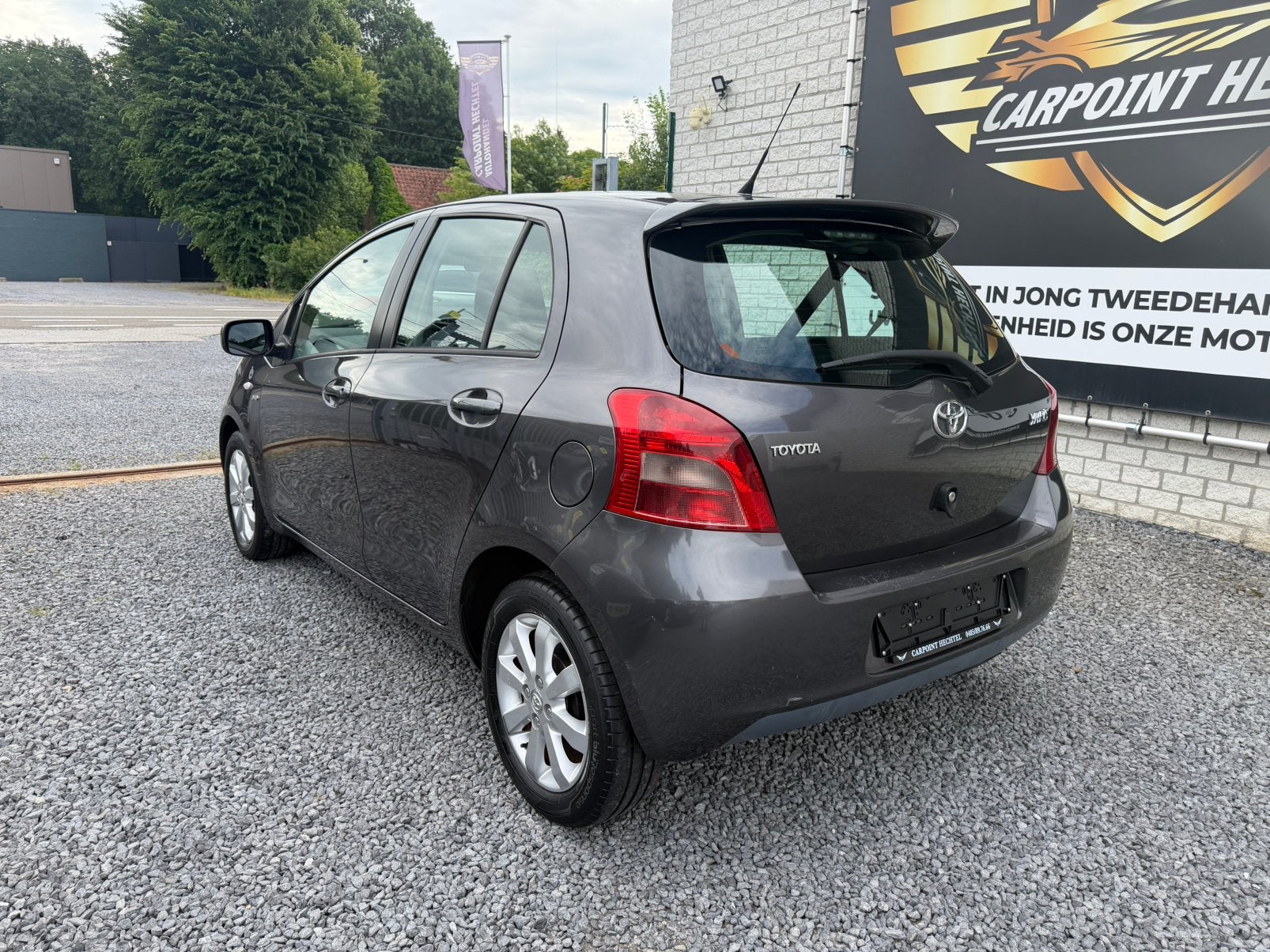 Toyota Yaris 1.4 D-4D 1ste eigenaar full ohb 142 000 km !, Autos, Toyota, Argent ou Gris, Achat, 4 portes, Entreprise
