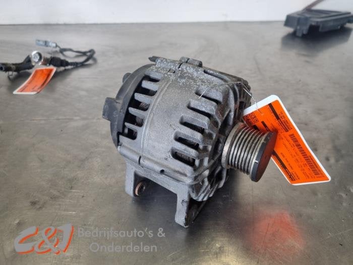 Dynamo van een Renault Trafic, Gebruikt, -, Renault, -