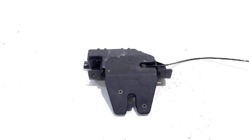 Slot mechaniek kofferdeksel achterklep elektrisch BMW 1 seri, Onderdelen@venauto.nl, Van der Ven Autorecycling B.V., Ettenseweg 76, 4706 PB Roosendaal, The Netherlands