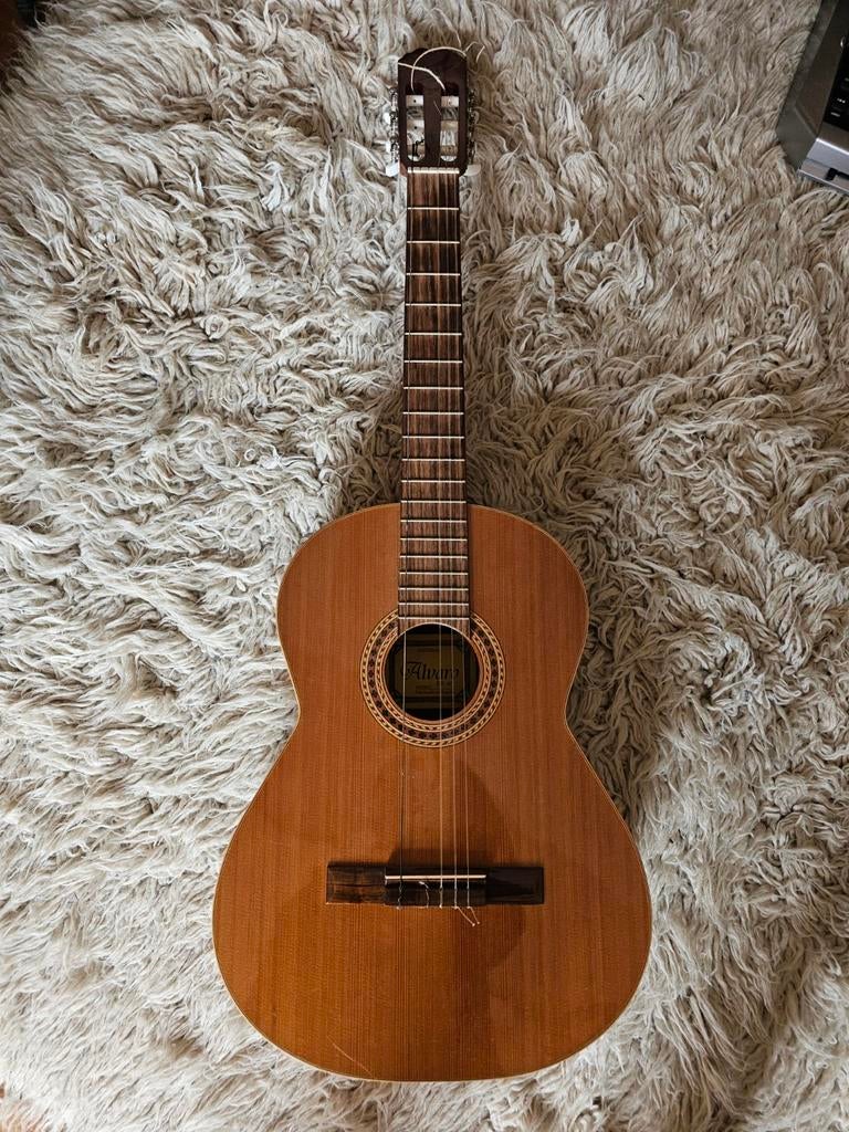 Guitare d'étude Alvaro, Musique & Instruments, Instruments à corde | Guitares | Acoustiques, Enlèvement