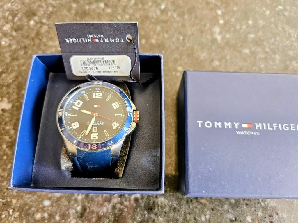 Horloge Tommy Hilfiger, Handtassen en Accessoires, Horloges | Heren, Ophalen