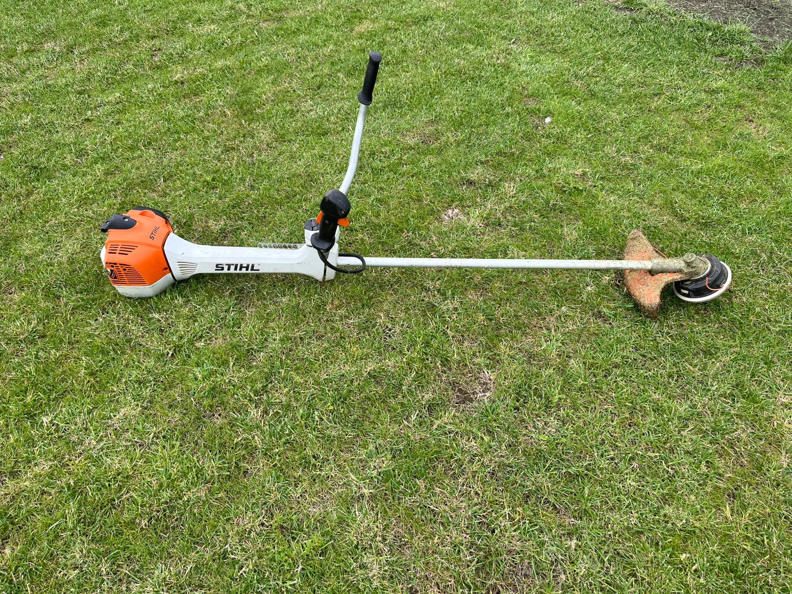stihl bosmaaier, Jardin & Terrasse, Débroussailleuses, Enlèvement, Utilisé, 10 à 30 cm, Essence