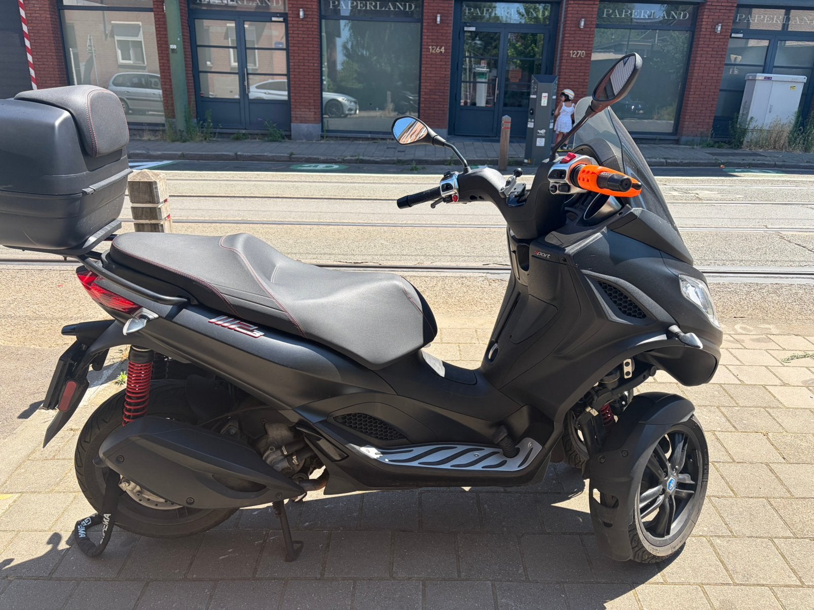 Piaggio MP3 300 HPE Sport – Juin 2023 – État showroom, Enlèvement, Comme neuf