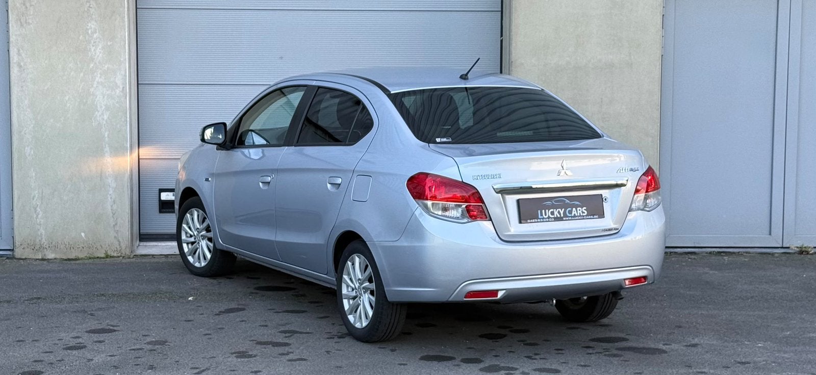 Mitsubishi attrage Benzine met maar 016.000km + keuring, Auto's, 4 cilinders, Bedrijf, 5 deurs, 59 kW