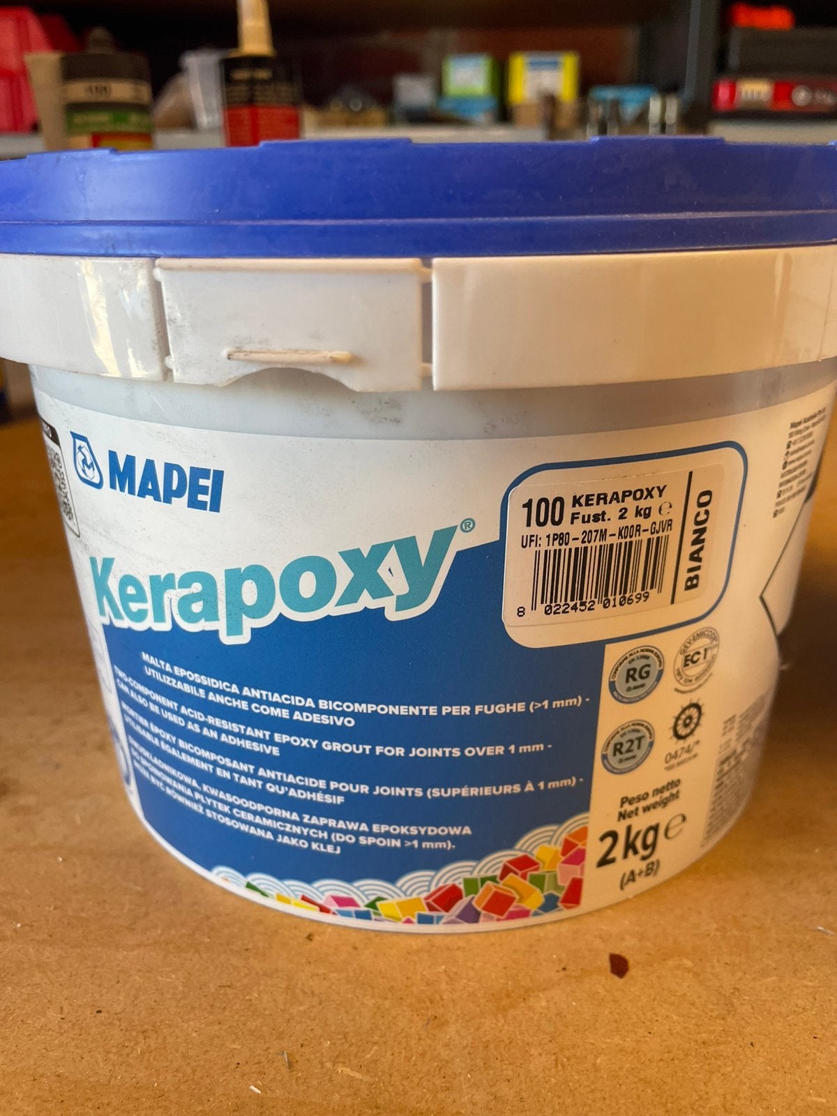 Mapei Kerapoxy Bianco ongeopend 2kg + 1kg rest cementgrijs, Doe-het-zelf en Bouw, Tegels, Ophalen, Zo goed als nieuw