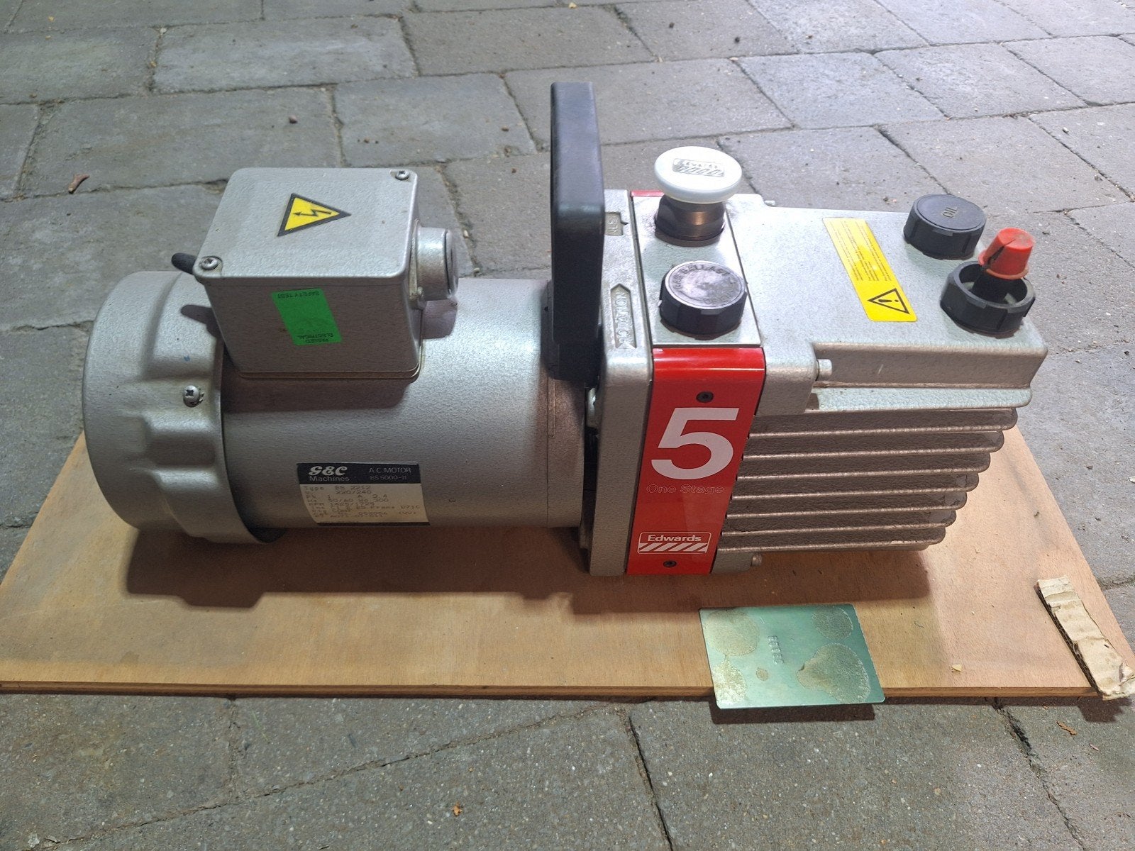 vacuumpomp eduards e1m5, Doe-het-zelf en Bouw, Ophalen