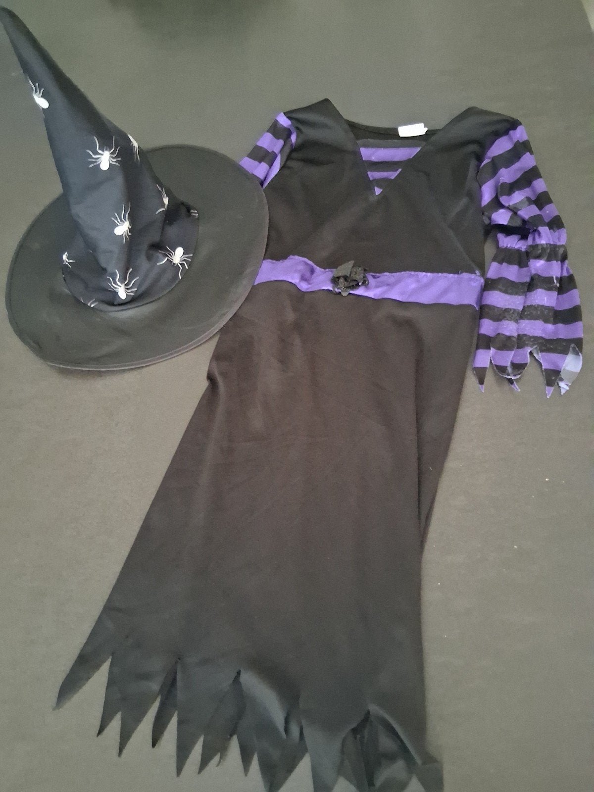 Costume de sorcière d'Halloween taille 110 122, Enfants & Bébés, Enlèvement ou Envoi