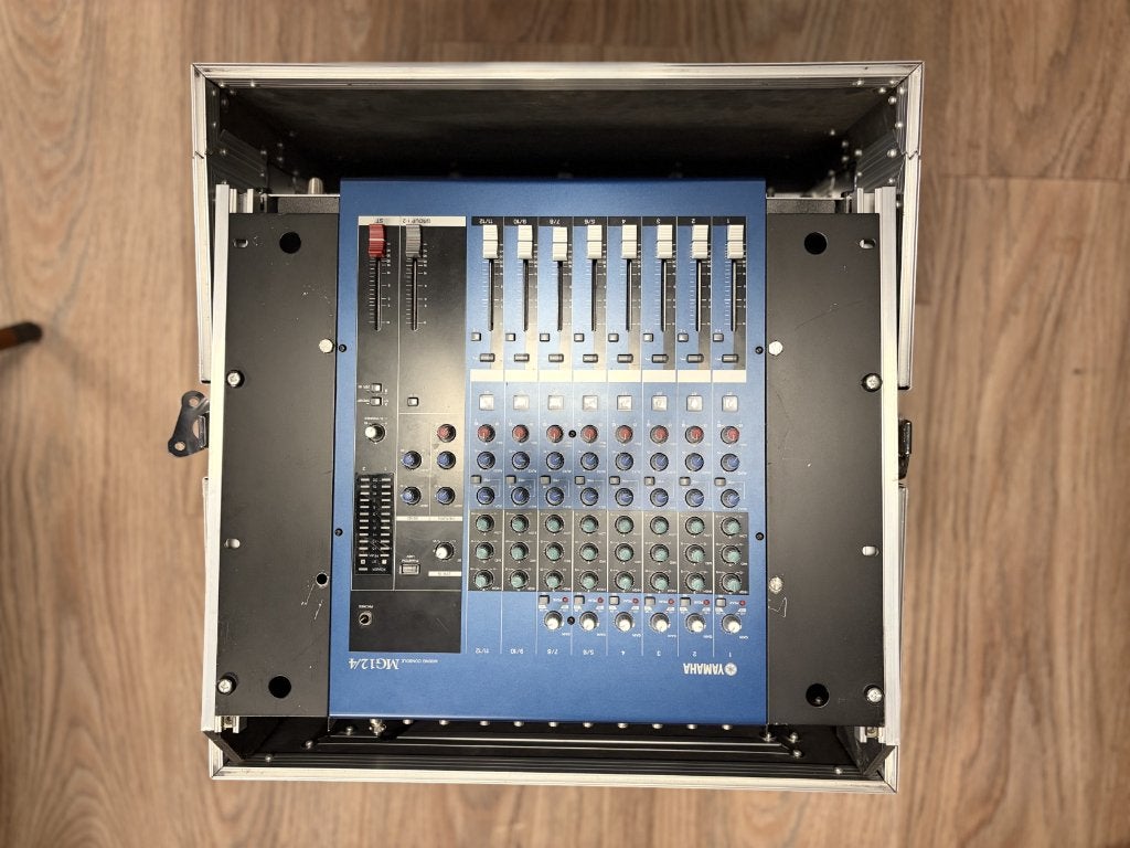 Yamaha MG12/4 Tweedehands Analoge Mengtafel, Enlèvement ou Envoi