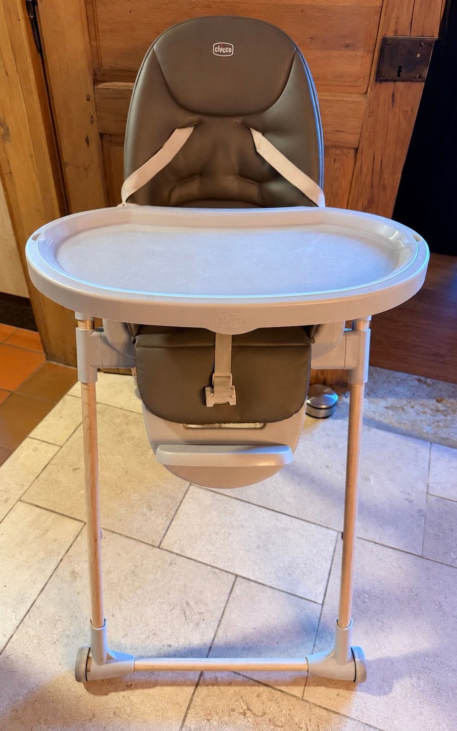 Chicco kinderstoel Polly Armonia houtlook, Ophalen, Zo goed als nieuw, Afneembaar eetblad