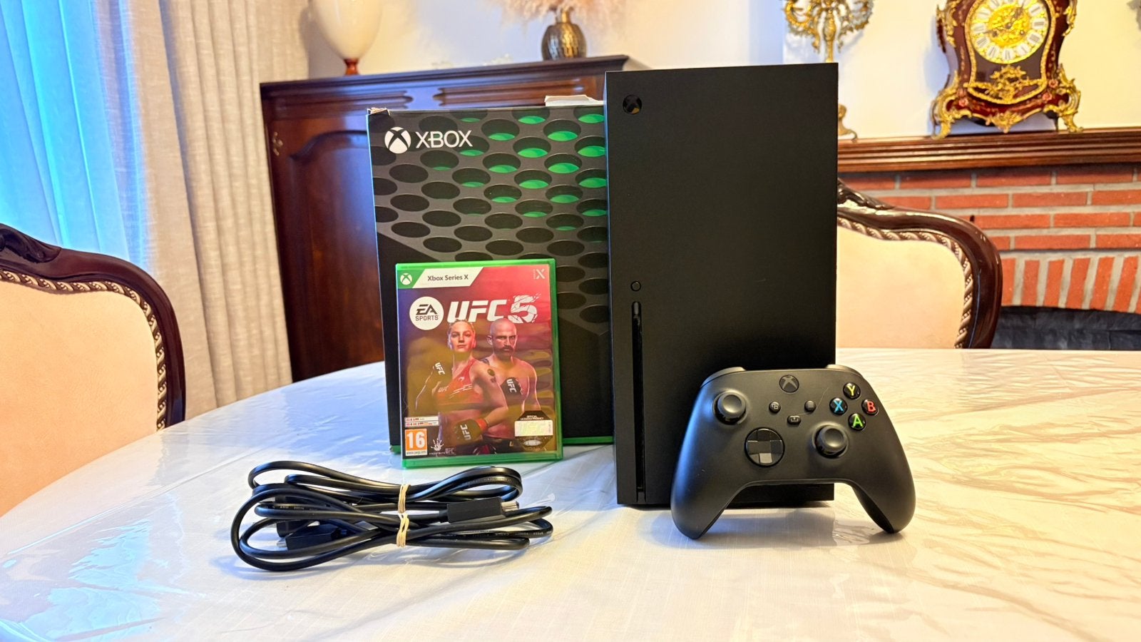 XBOX Series X 1TB + UFC 5 + 1 Controller, Consoles de jeu & Jeux vidéo, Consoles de jeu | Xbox Series X & S, Enlèvement ou Envoi