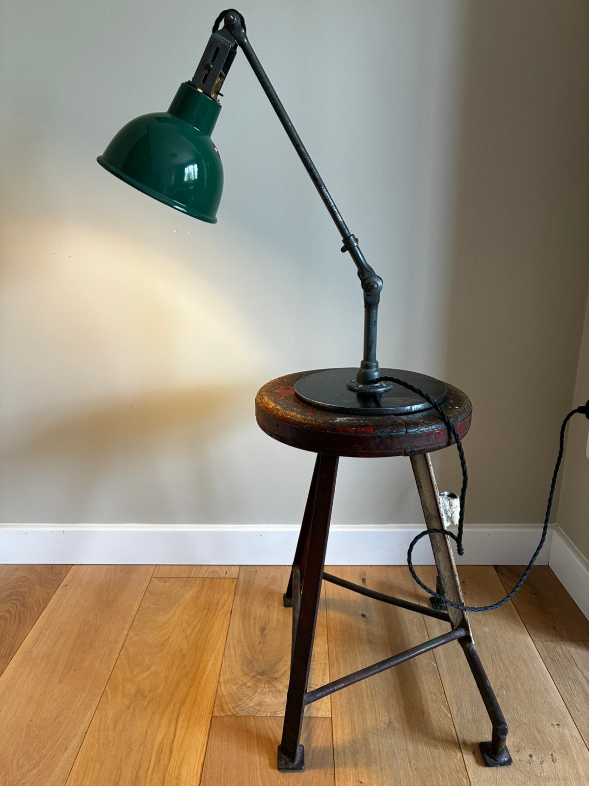 Dugdills industriële tafel- of bureau lamp, Ophalen of Verzenden, Gebruikt, Metaal