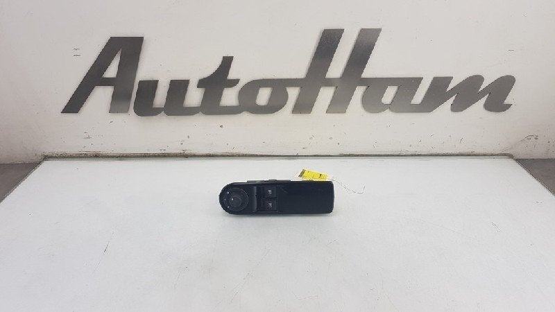 RAAMSCHAKELAAR Clio IV (5R) (|254118044R|254116044R|), Gebruikt, Renault, Peter-Huppertz-Straße 5
51063  Köln, DE, Dialog.deutschland@renault.de