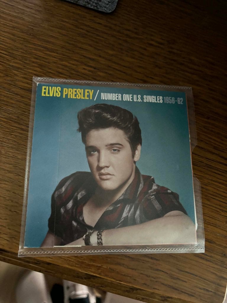 Elvis cd, number one US singles 1956-62 in papersleeve., Ophalen of Verzenden, Zo goed als nieuw, Rock-'n-roll