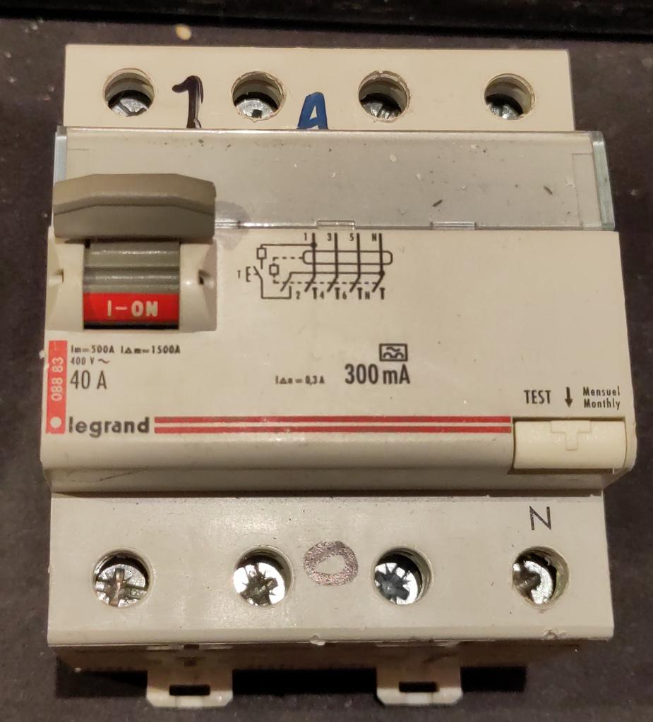 Verliesstroomschakelaar 40A / 300mA Legrand, Enlèvement ou Envoi, Utilisé, Autres types