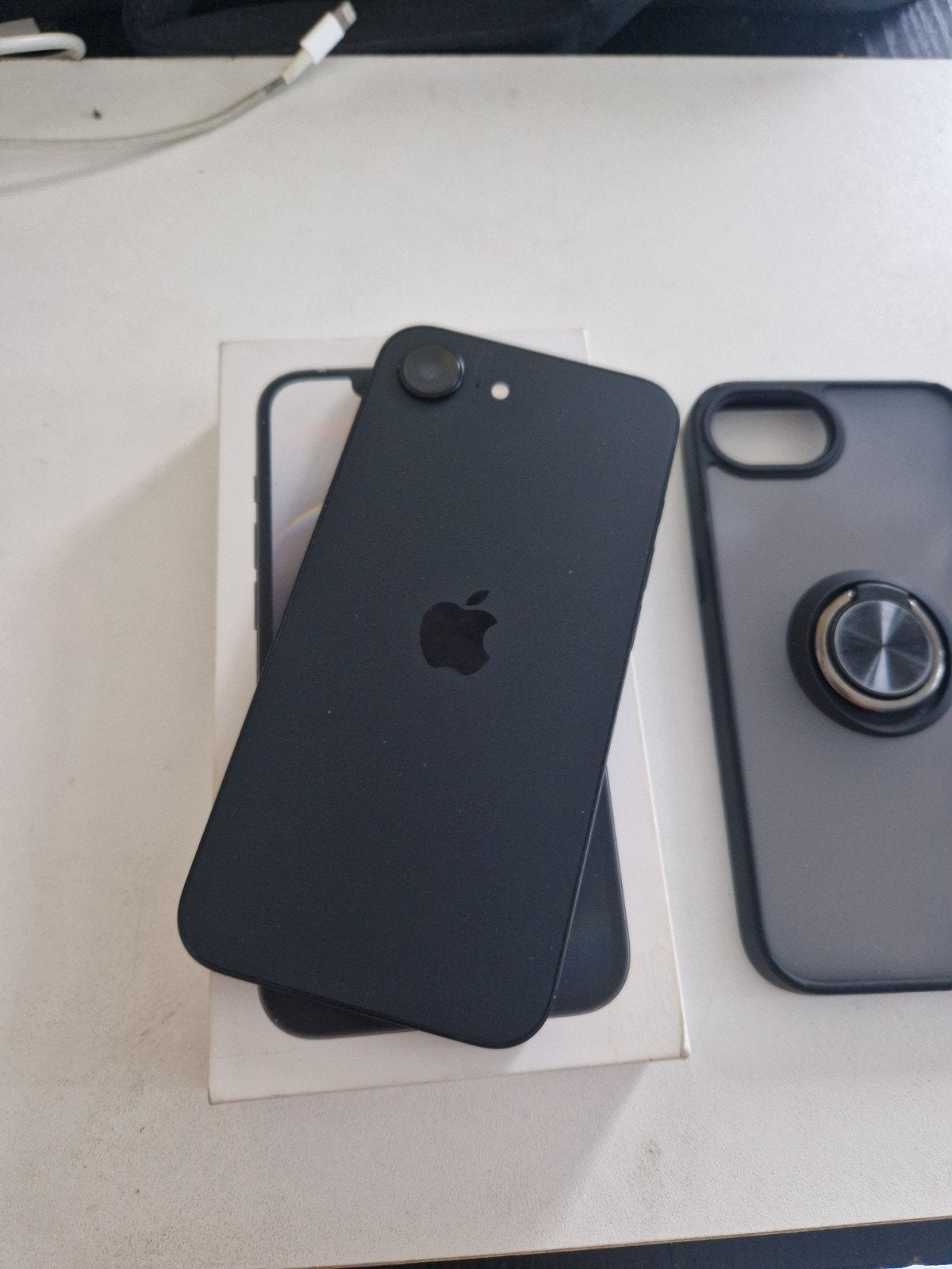 iPhone 16e 100%, Télécoms, Téléphonie mobile | Apple iPhone, Comme neuf, Enlèvement, 100 %, Noir