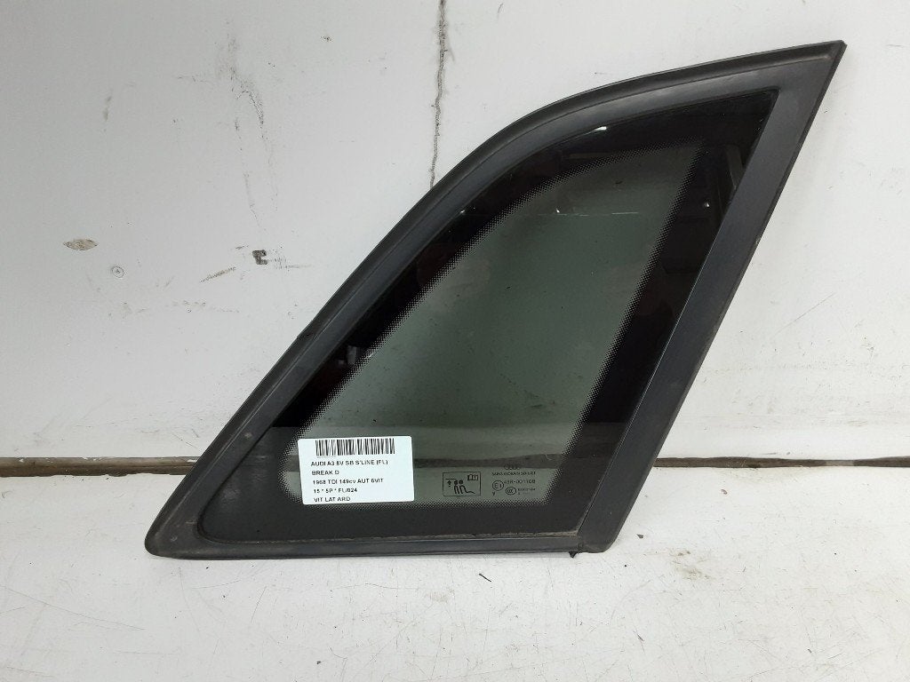 ZIJRUIT RECHTS ACHTER Audi A3 Sportback (8VA / 8VF), Gebruikt, Mevr. I. Hauben, Audi, Rue de l'Espoir 34 34
4030  GRIVEGNÉE, BE