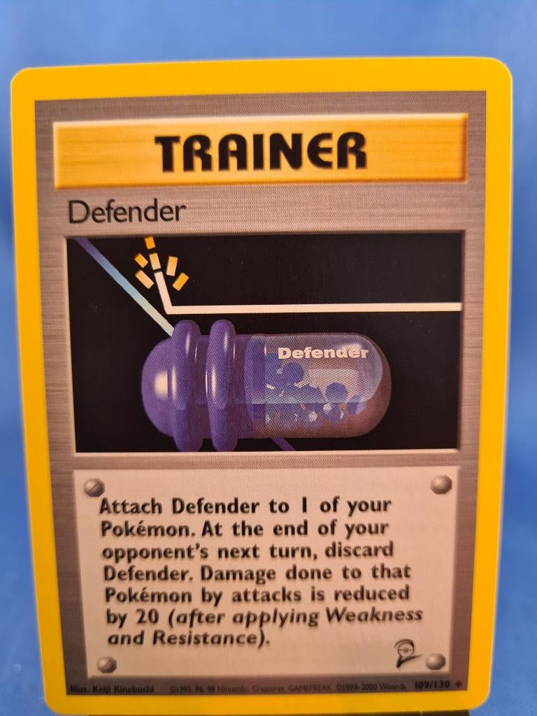 Defender 109/130 - Base Set 2, Envoi, Utilisé