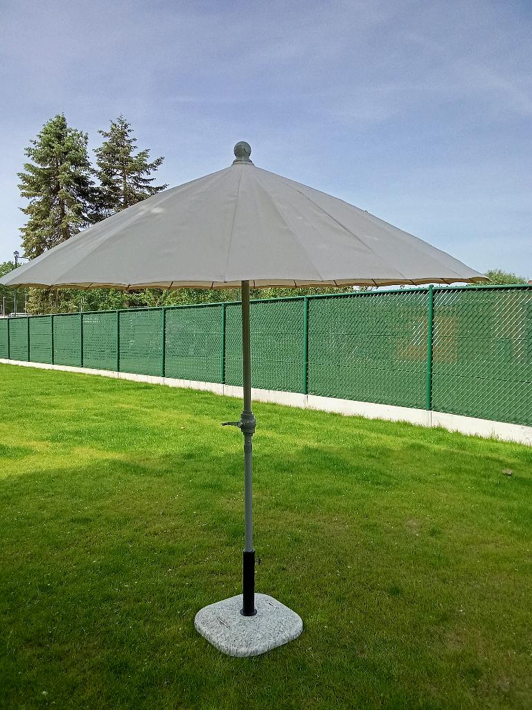 terras,tuin parasol zandwit - ecru en voet, Tuin en Terras, Parasols, Zo goed als nieuw, Stokparasol, 1 tot 2 meter, Ophalen