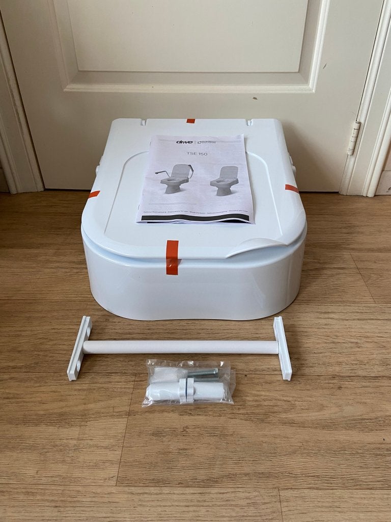Toiletzitting met armsteunen en deksel, Diversen, Ophalen, Nieuw
