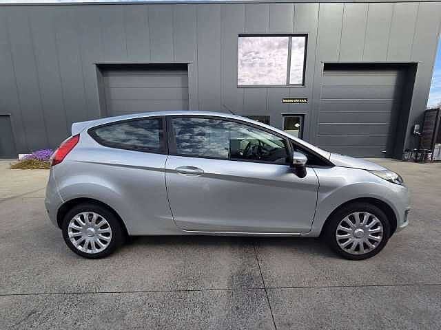 Ford Fiesta 1.0i Trend, Auto's, Bedrijf, Grijs, Fiësta, Zilver of Grijs