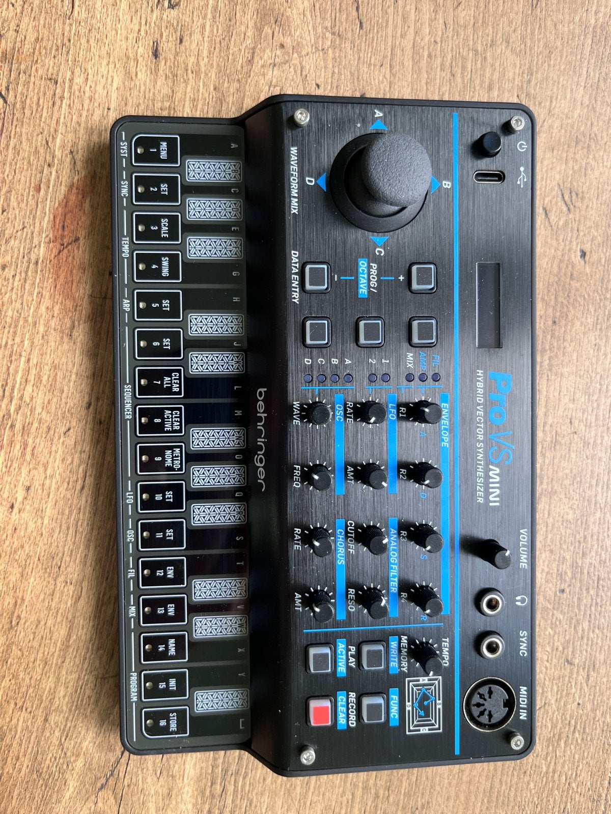 Behringer pro vs mini vector synthesizer, Enlèvement ou Envoi, Comme neuf
