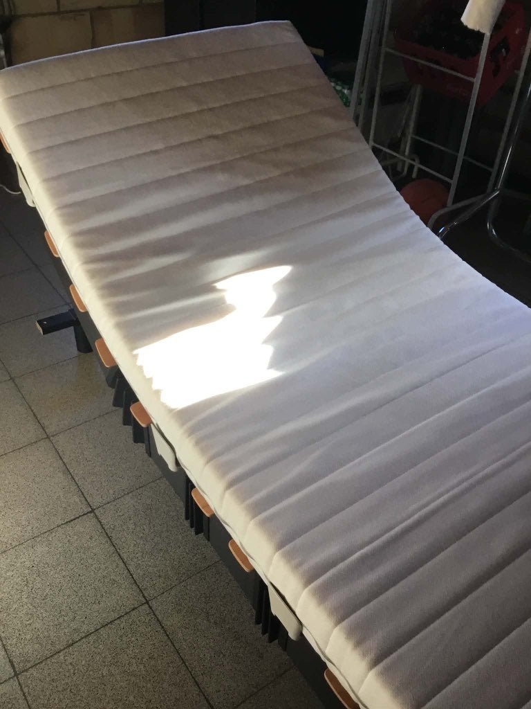 Elektrisch 1 persoonsbed, Huis en Inrichting, Ophalen, Eenpersoons, Zwart, Metaal