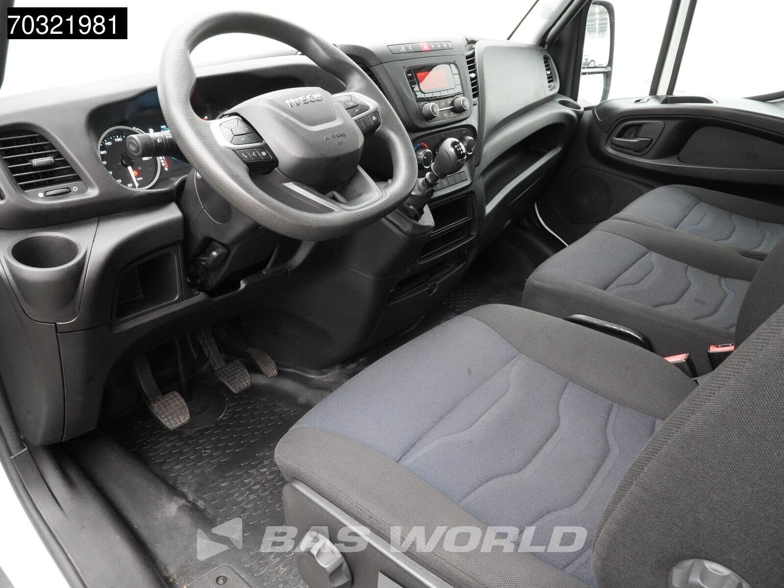 Iveco Daily 35C14 D'Hollandia Laadklep Dubbellucht Bakwagen, Auto's, 100 kW, Stof, Gebruikt, Euro 6