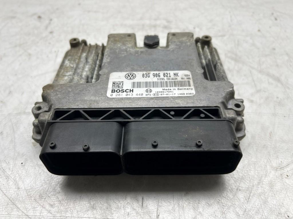 COMPUTER MOTOR Volkswagen Passat Variant (3C5), Robert Bosch AG, Gebruikt, Volkswagen, Robert-Bosch-Allee 1
74232  Abstatt, DE