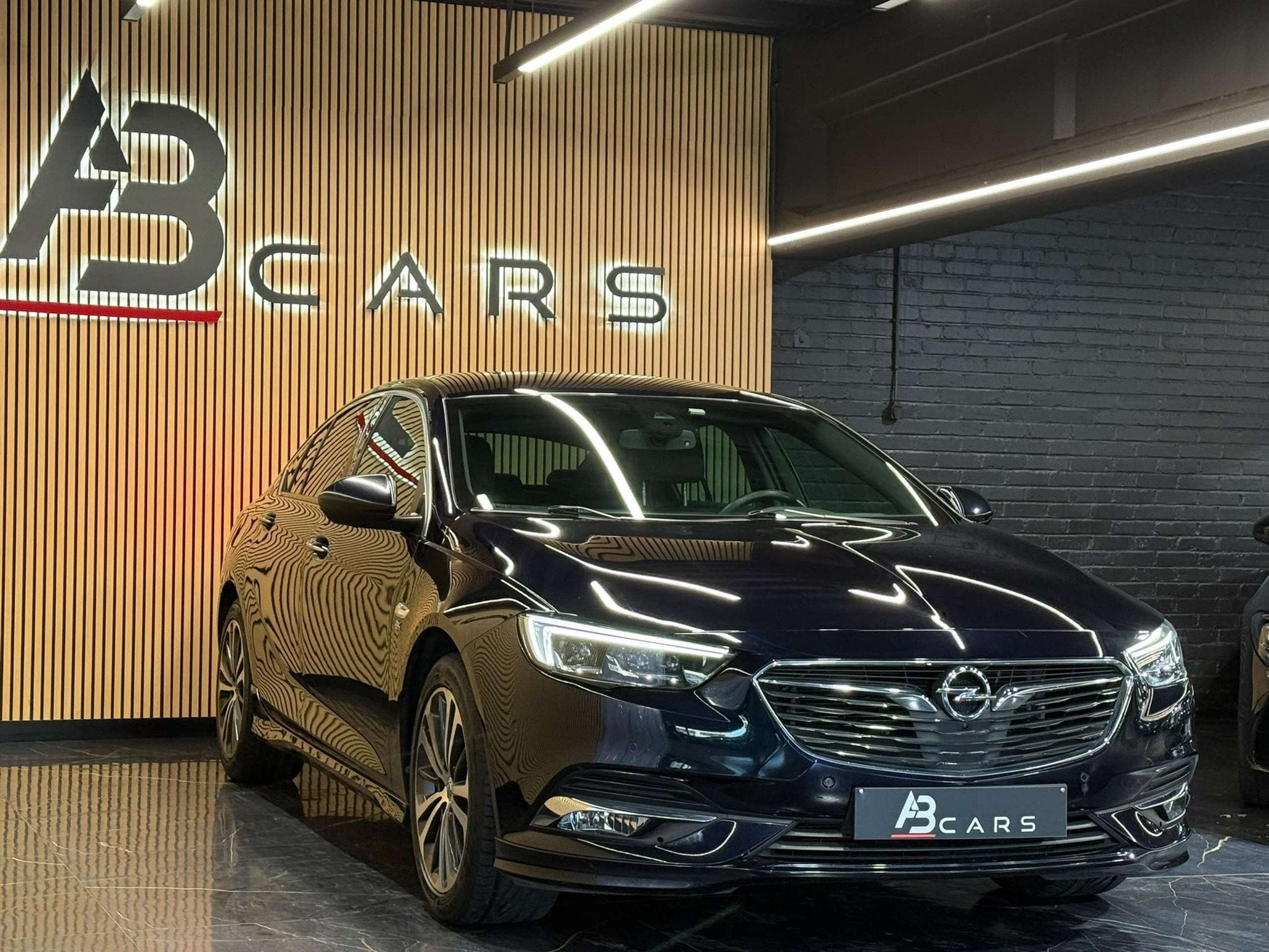 Opel Insignia 1.5i Turbo * OPC LINE * GARANTIE 12 MOIS * BOI, Auto's, Automaat, 4 deurs, Gebruikt, 4 cilinders