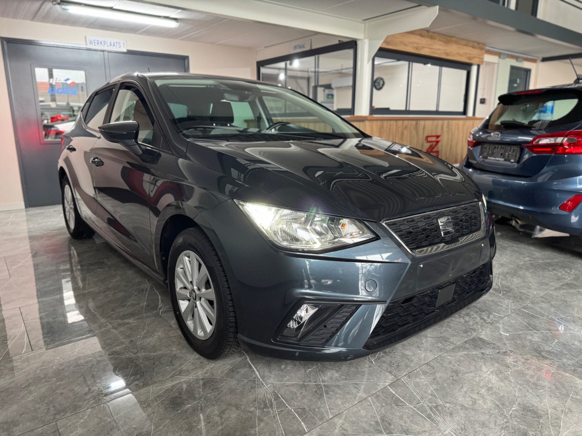 Seat // Ibiza CNG, Argent ou Gris, Euro 6, Entreprise, 65 kW