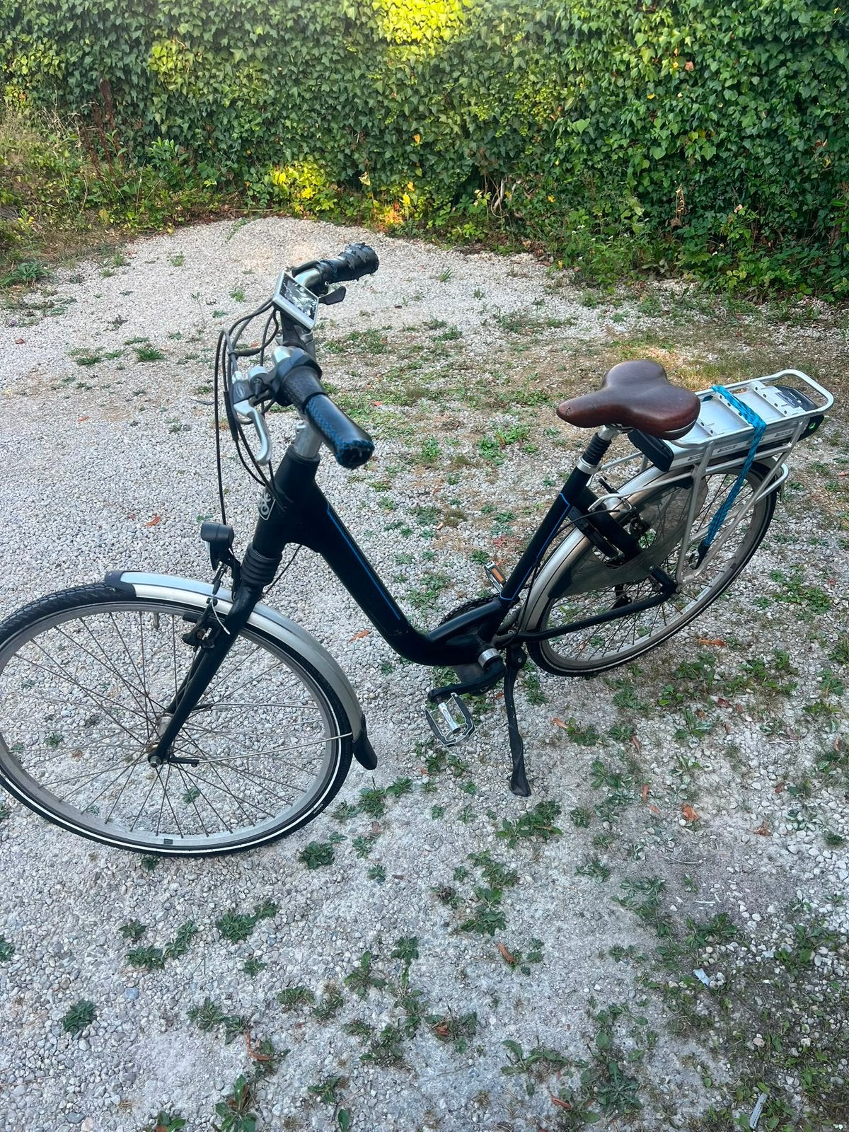 Elektrische damesfiets, Fietsen en Brommers, Ophalen, Zo goed als nieuw