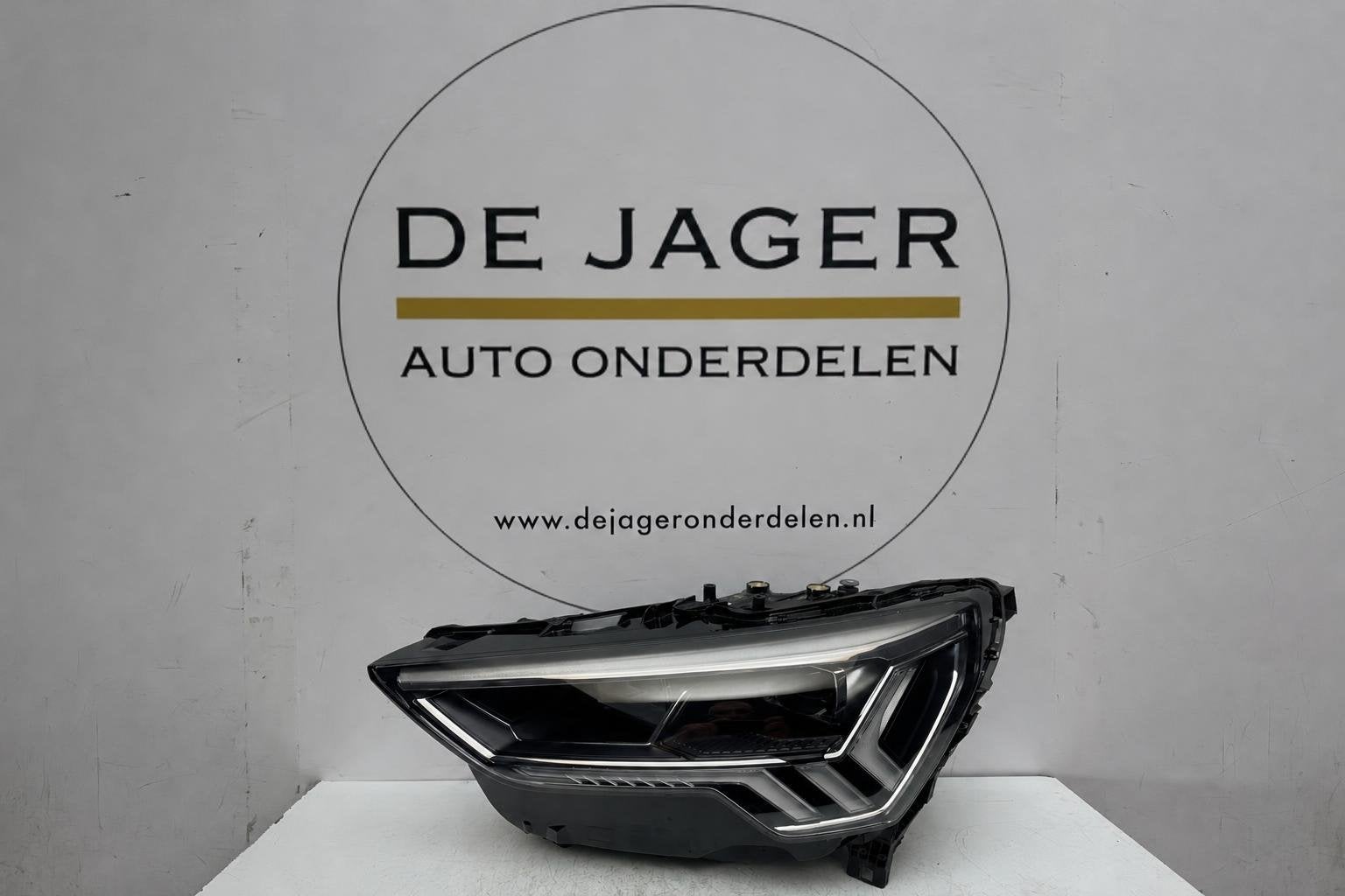 Audi Q3 F3 Full LED koplamp links 83A941033, Autos : Pièces & Accessoires, AUDI AG, Auto-Union-Strasse 1
85045  Ingolstadt, DE