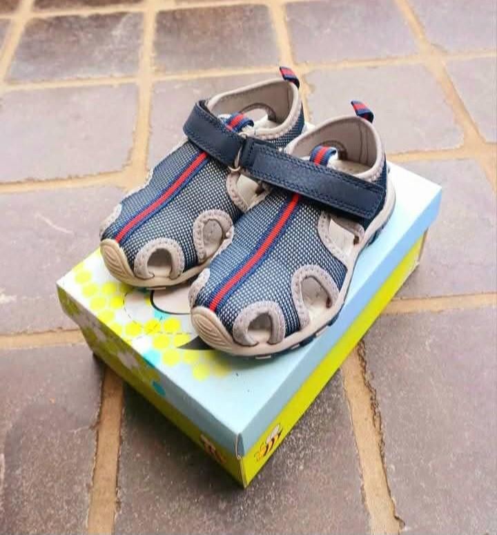 Sandalen maat 26 NIEUW, Enlèvement, Neuf, Happy Bee
