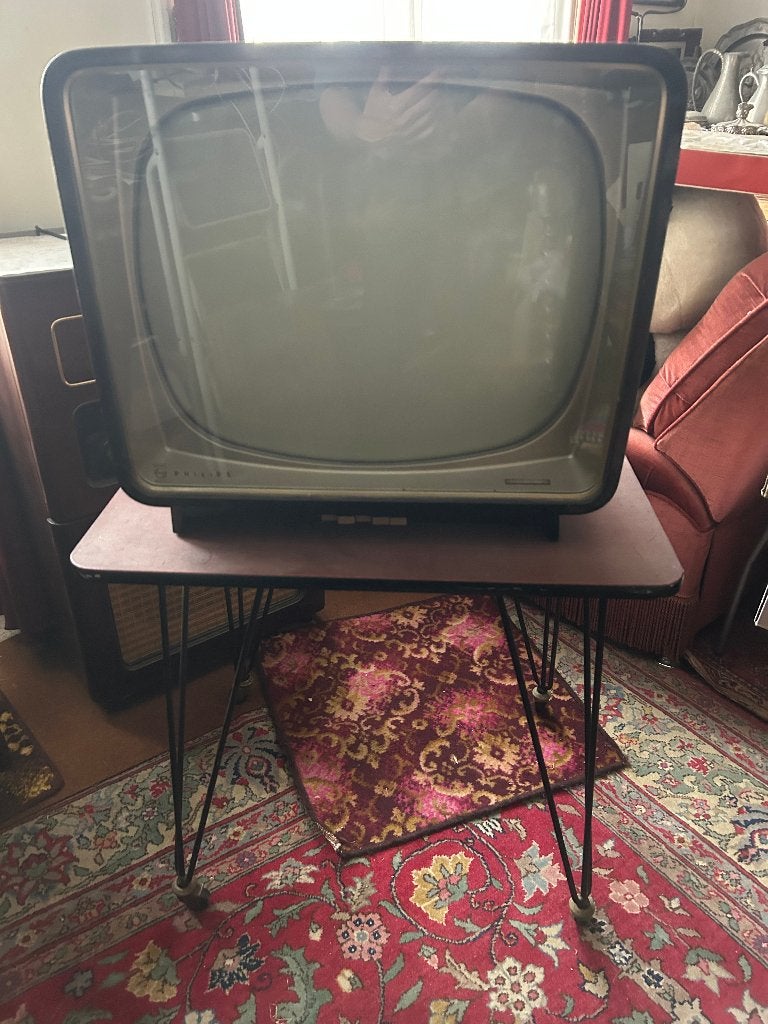 Vintage TV-tafeltje en TV-Philips jaren '50, Ophalen
