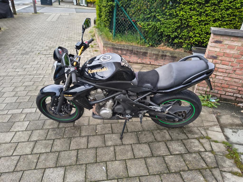Kawasaki ER6N a remettre en route, Motos