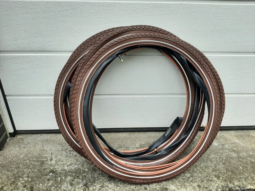 Nieuwe bruine reflecterende 28" buitenbanden met binnenband, Neuf, Caoutchouc, Kinderfiets, Pneu