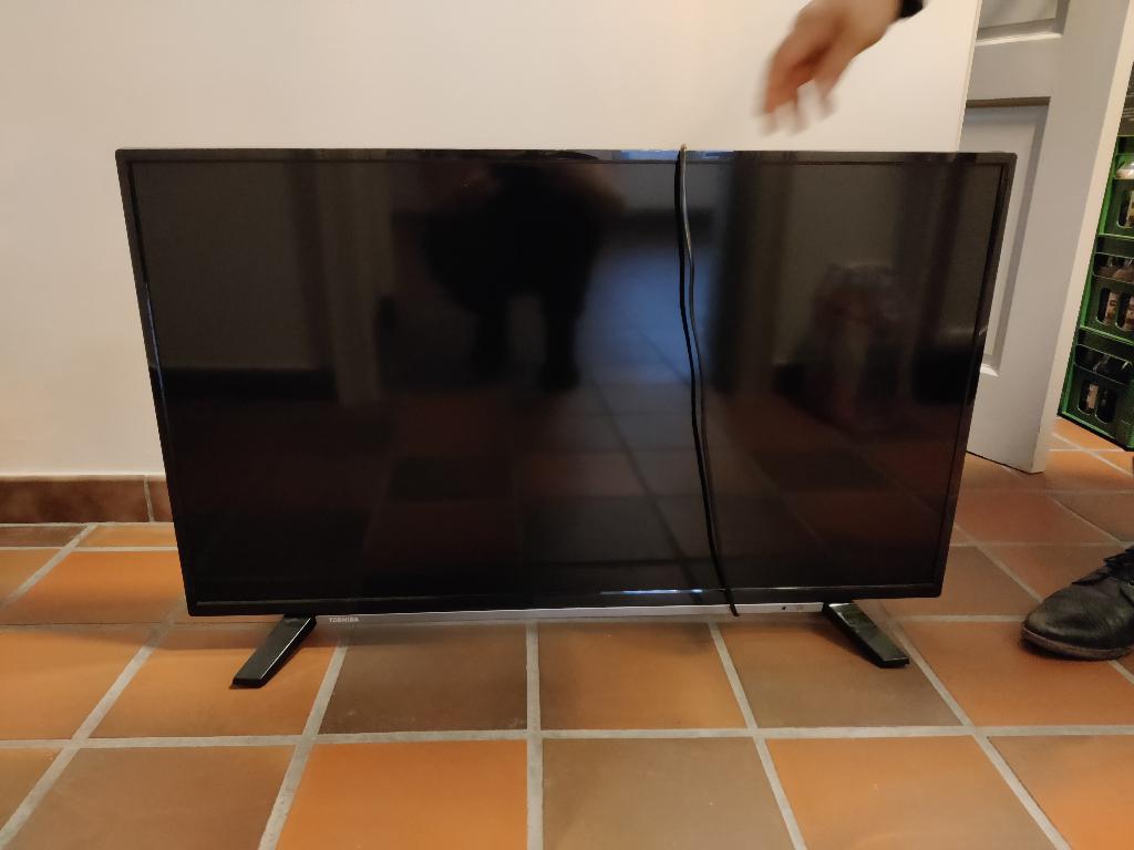 Toshiba full hd tv met handige smart functies, Audio, Tv en Foto, Televisies, Ophalen, Toshiba, 80 tot 100 cm, Zo goed als nieuw