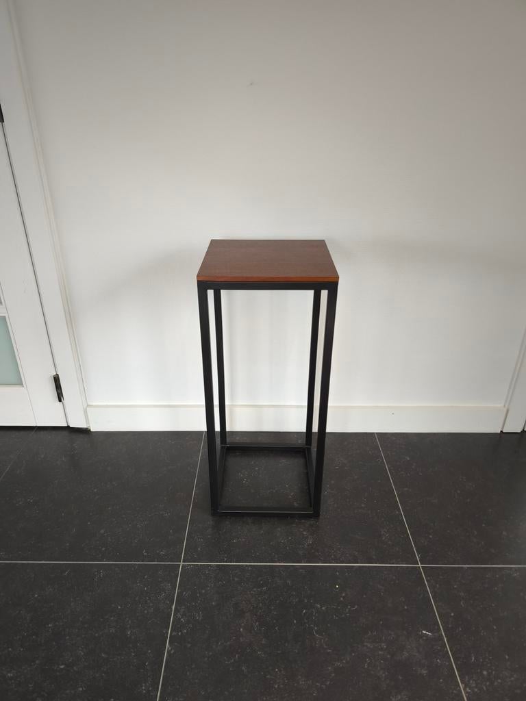 Table d'appoint avec cadre noir 30*30*70 cm, Enlèvement