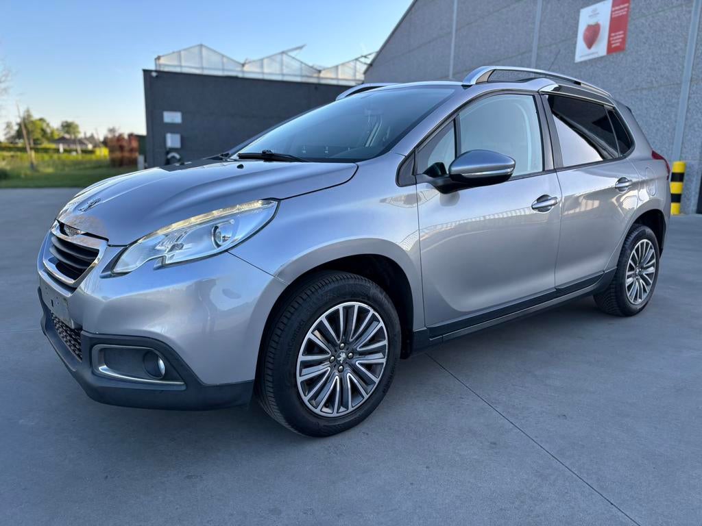 Peugeot 2008 1.6 e-HDi 93PK / NAVI / AIRCO / CRUISE /, Auto's, Euro 5, Stof, Zwart, 4 cilinders