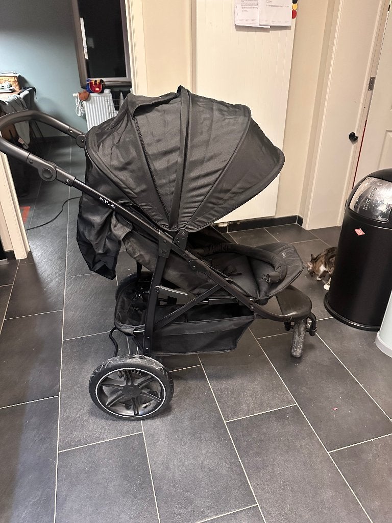 Buggy - Luchtbanden - amper gebruikt, Kinderen en Baby's, Ophalen, Zo goed als nieuw, Overige merken, Verstelbare rugleuning